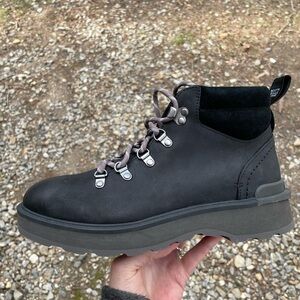 SOREL Hi-Line Leather Hiker Boots Size 9